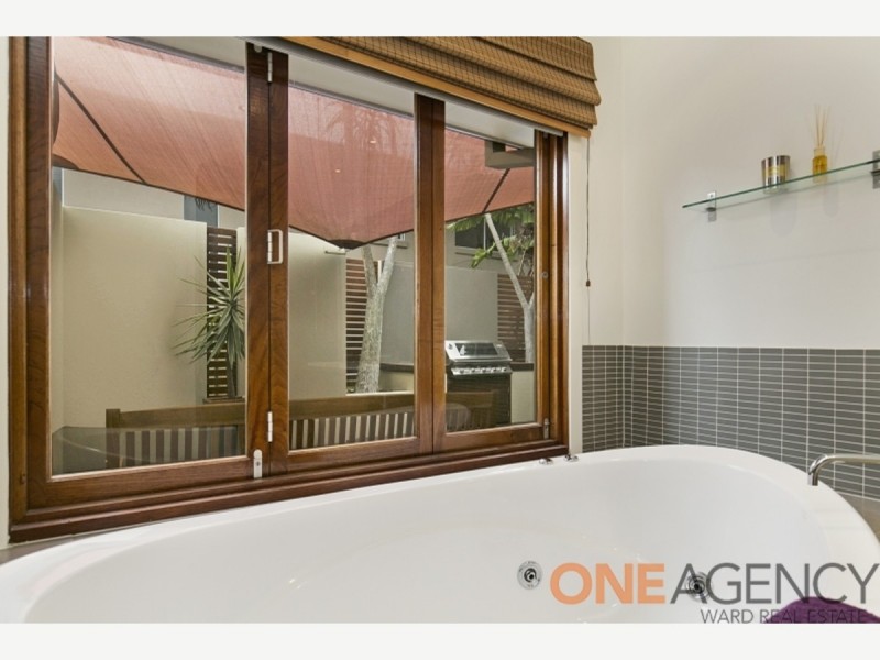 4 Kipfler Lane, Warner QLD 4500