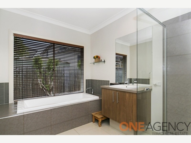 4 Kipfler Lane, Warner QLD 4500