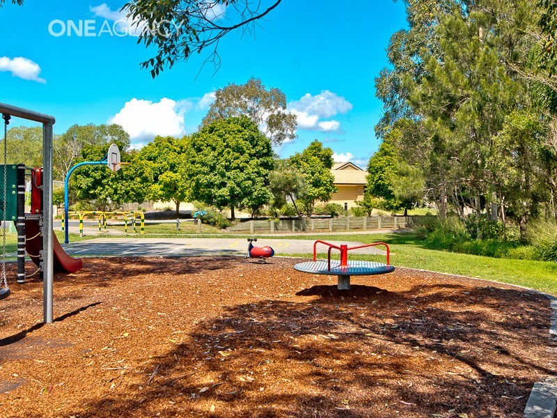 7/3 Tamari Place, Petrie QLD 4502