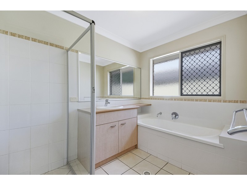 7 Parrey Court, Rothwell QLD 4022