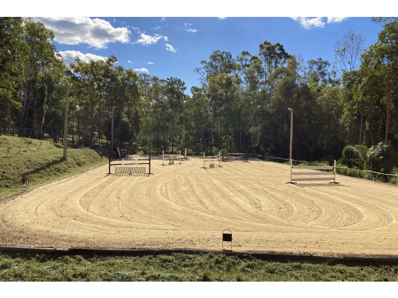 10 Arnan Court, Samford Valley QLD 4520