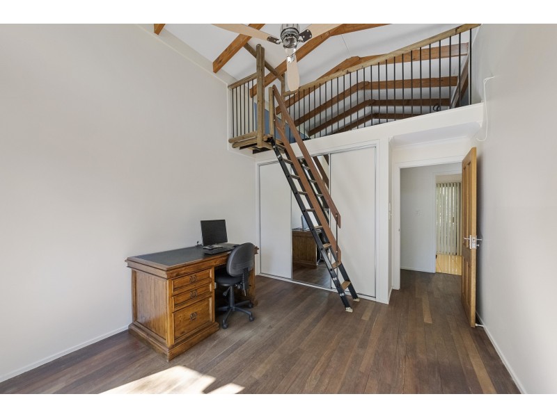 10 Arnan Court, Samford Valley QLD 4520