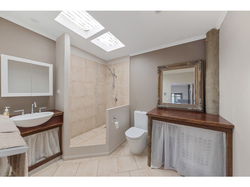 10 Arnan Court, Samford Valley QLD 4520