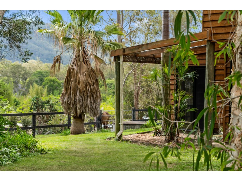10 Arnan Court, Samford Valley QLD 4520