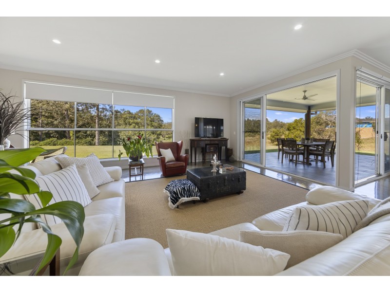 13 Tralisa Court, Samford Valley QLD 4520