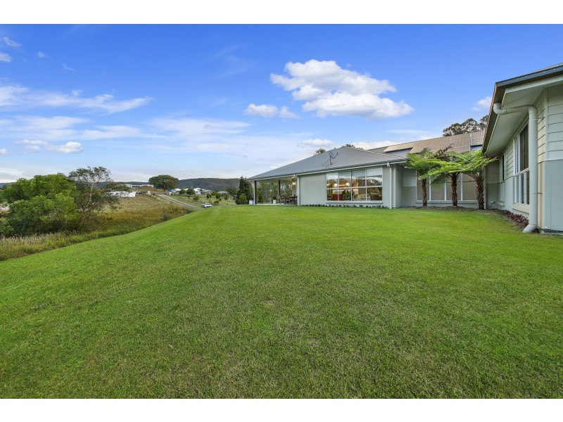 13 Tralisa Court, Samford Valley QLD 4520