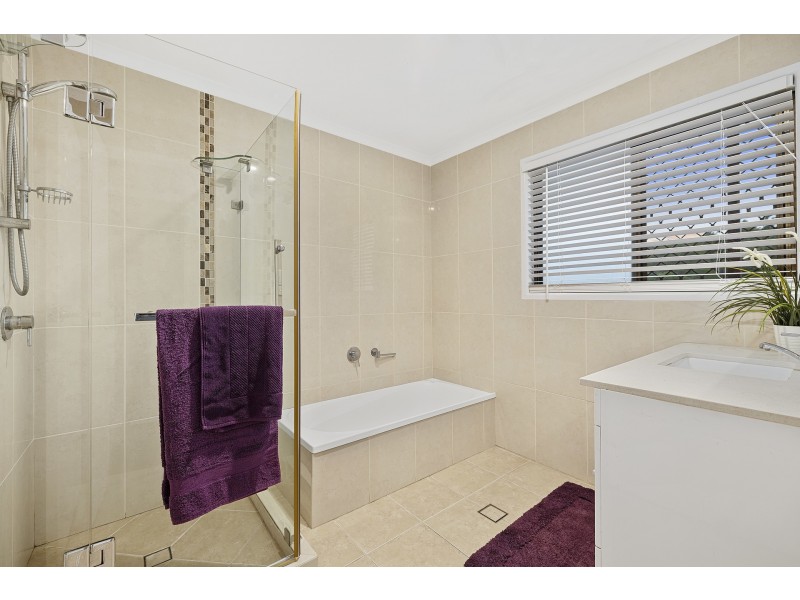 13 Woodview Street, Samford Valley QLD 4520