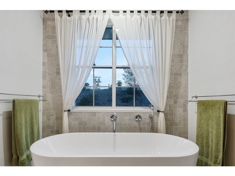 18 Kim Kerin Place, Wights Mountain QLD 4520