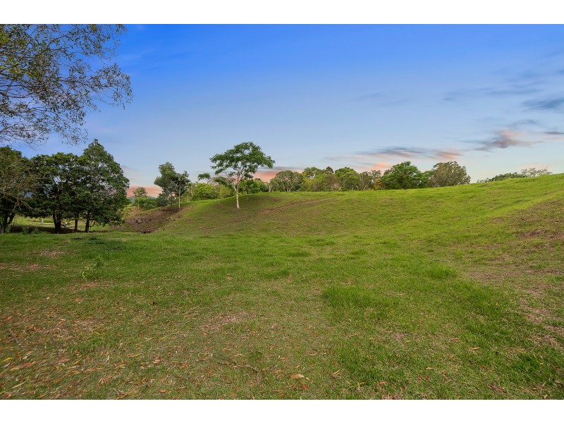 18 Kim Kerin Place, Wights Mountain QLD 4520