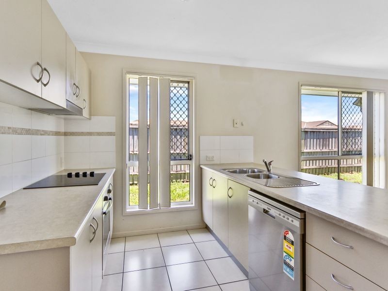 2 Dauntless Lane, Bray Park QLD 4500