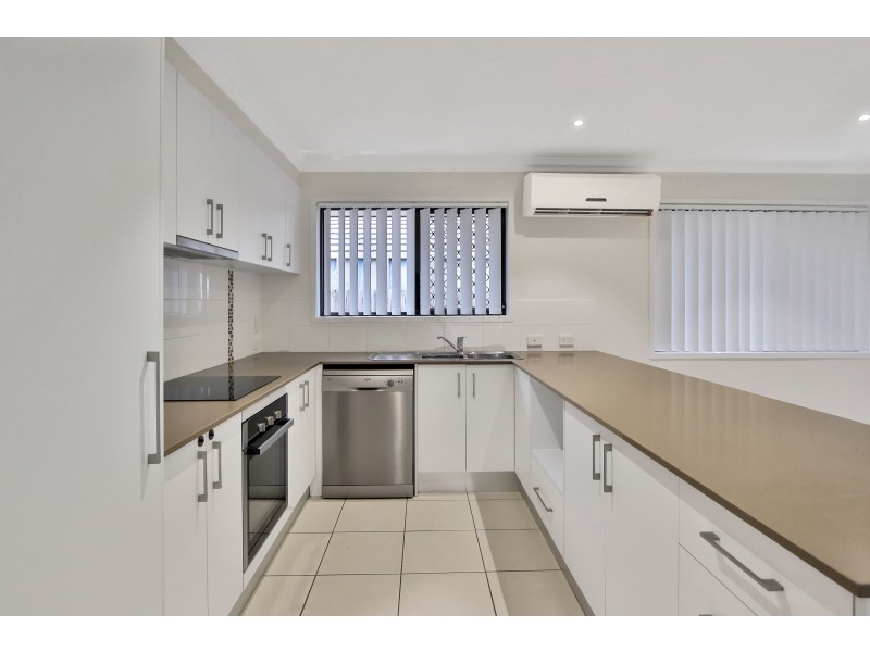 27 Moor Circuit, Warner QLD 4500