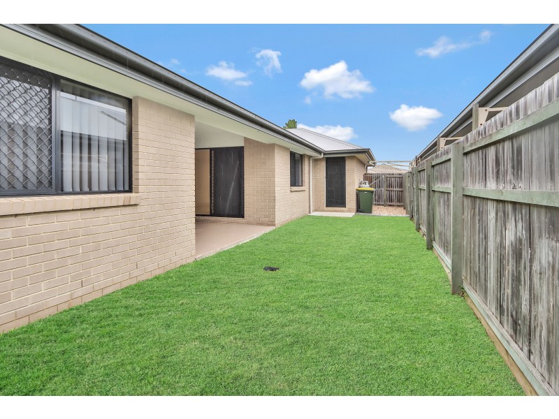 27 Moor Circuit, Warner QLD 4500
