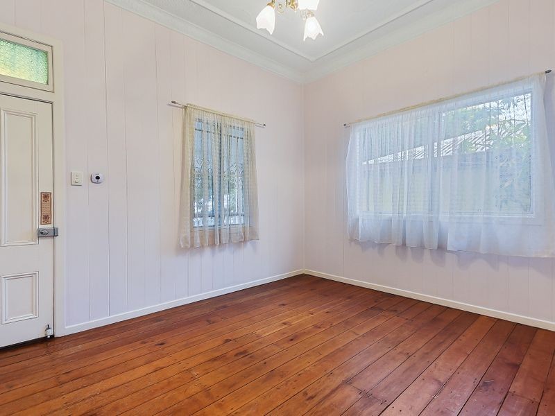 72 Dutton Street, Hawthorne QLD 4171