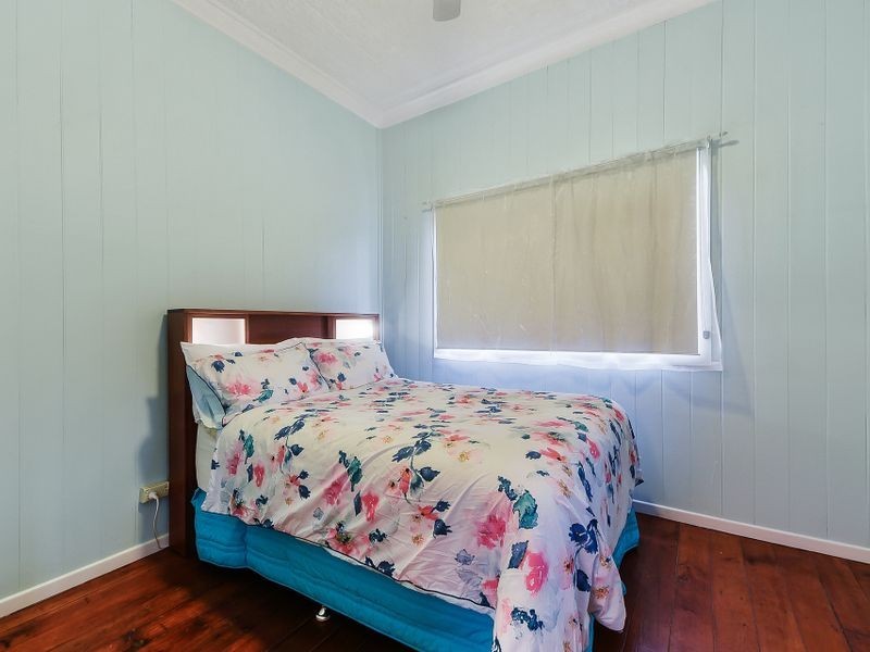 72 Dutton Street, Hawthorne QLD 4171