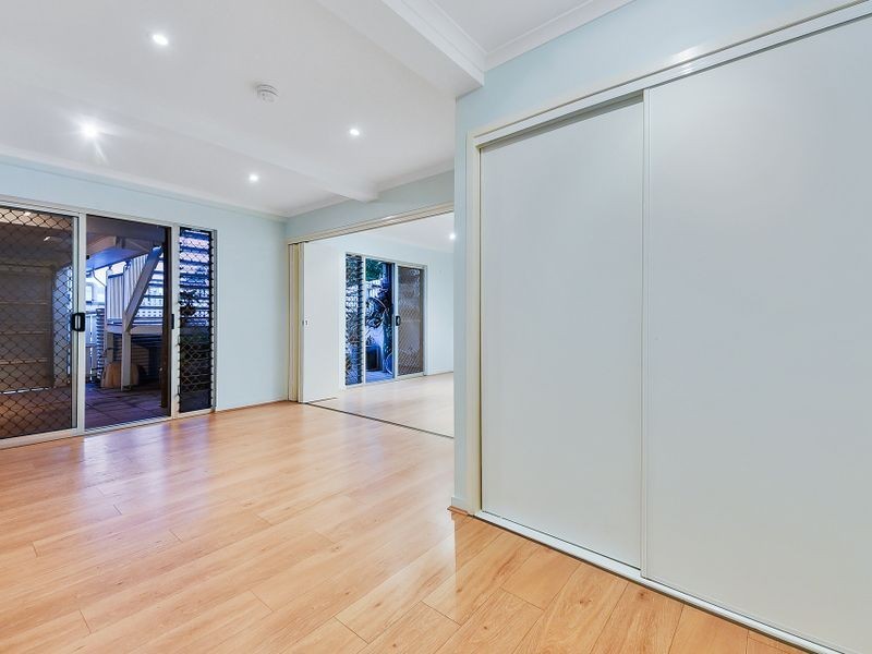 72 Dutton Street, Hawthorne QLD 4171