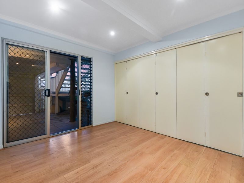 72 Dutton Street, Hawthorne QLD 4171