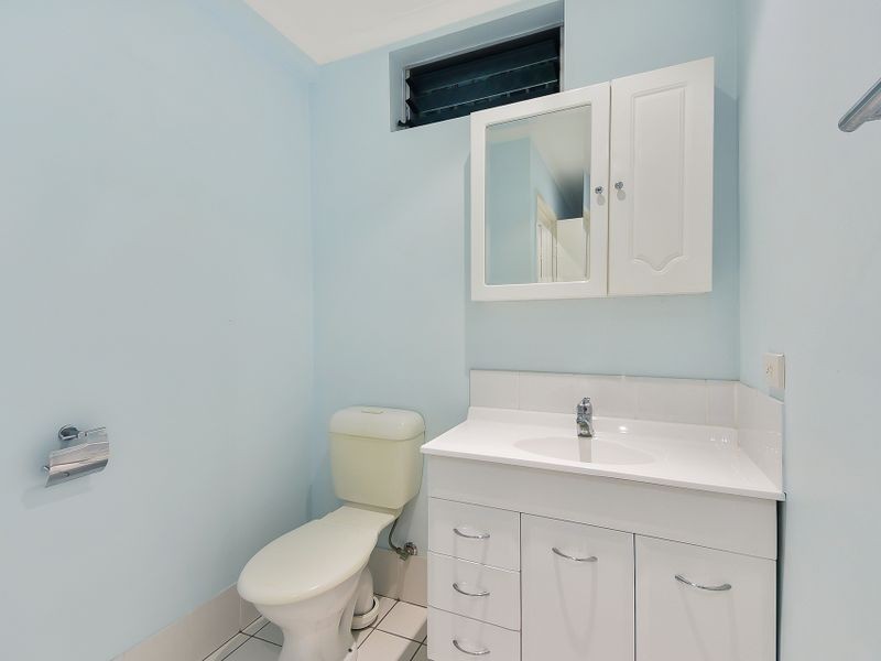 72 Dutton Street, Hawthorne QLD 4171