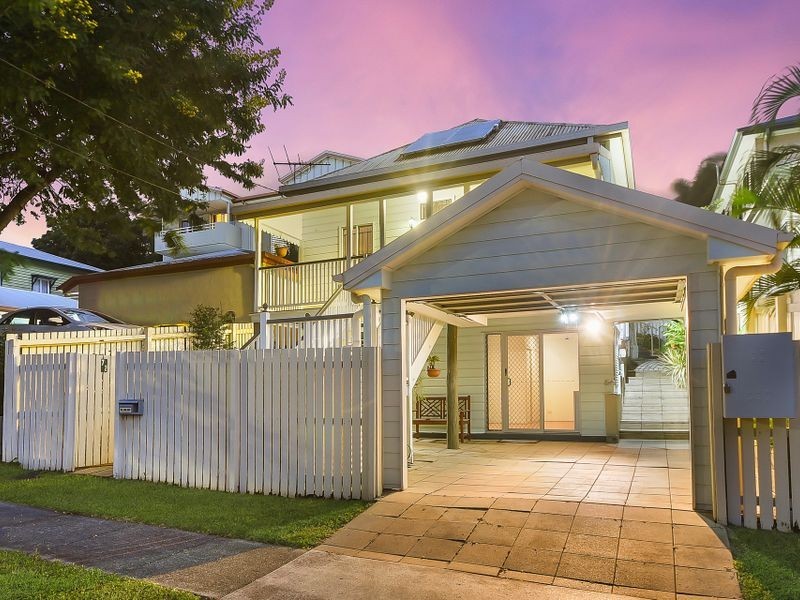 72 Dutton Street, Hawthorne QLD 4171