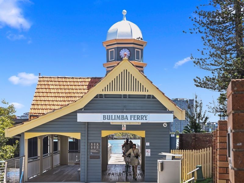 72 Dutton Street, Hawthorne QLD 4171