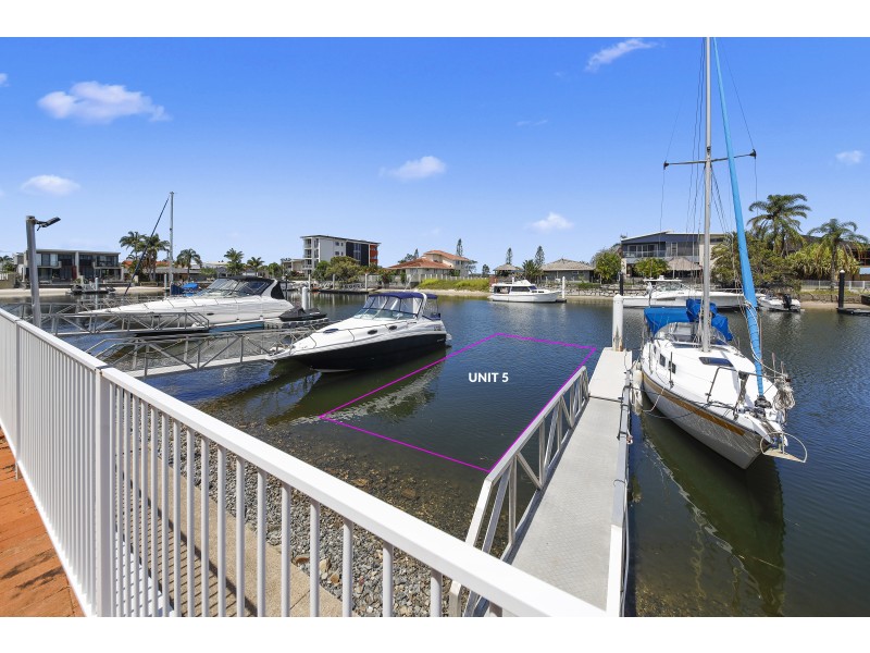 5/17 Canal Avenue, Runaway Bay QLD 4216