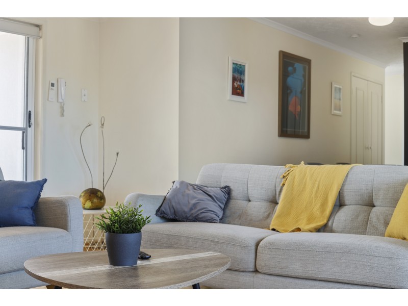 5/17 Canal Avenue, Runaway Bay QLD 4216