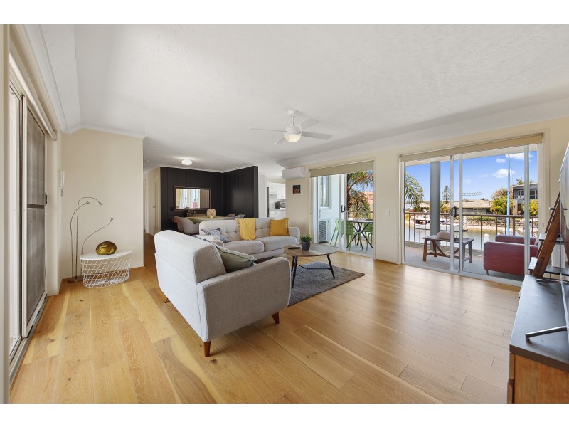 5/17 Canal Avenue, Runaway Bay QLD 4216