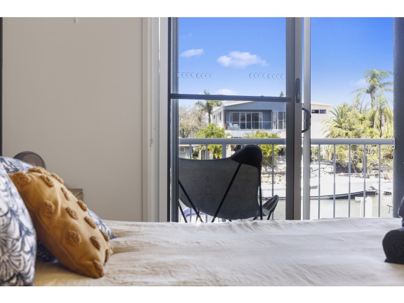 5/17 Canal Avenue, Runaway Bay QLD 4216