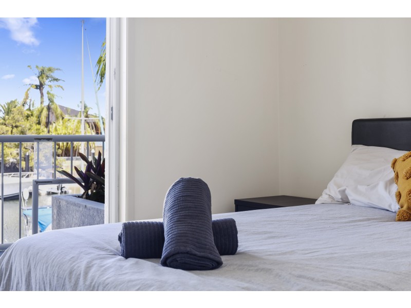 5/17 Canal Avenue, Runaway Bay QLD 4216