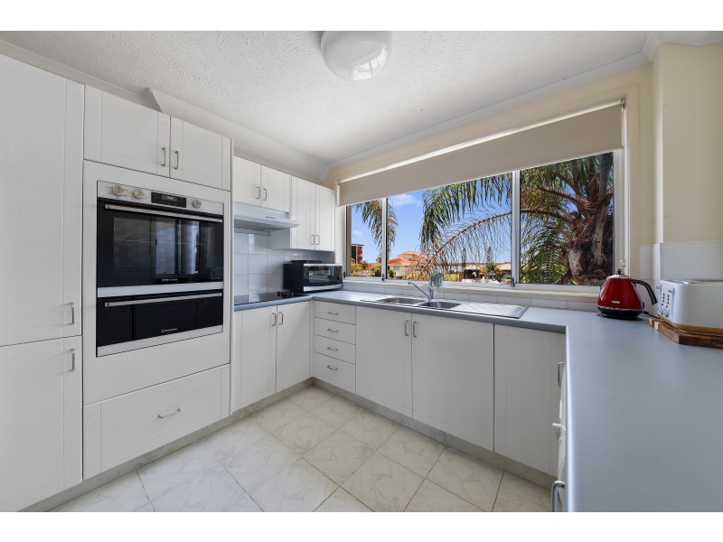 5/17 Canal Avenue, Runaway Bay QLD 4216