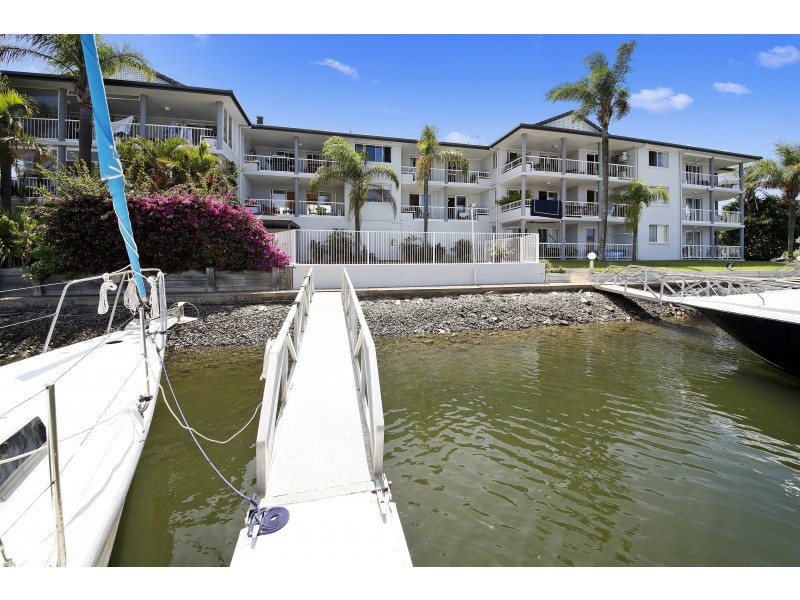 5/17 Canal Avenue, Runaway Bay QLD 4216