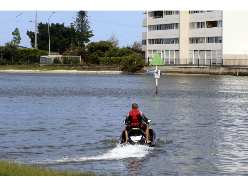 5/17 Canal Avenue, Runaway Bay QLD 4216