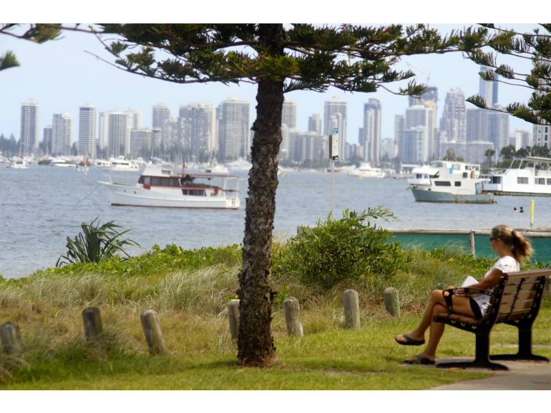 5/17 Canal Avenue, Runaway Bay QLD 4216