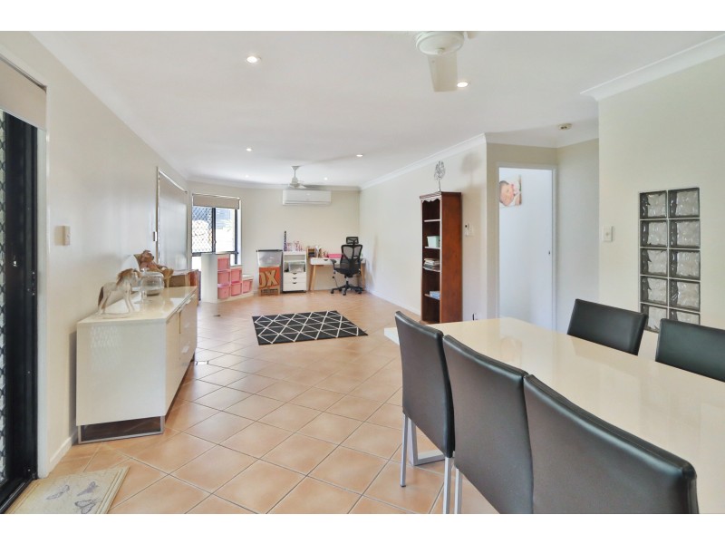 27 Montclare Court, Cashmere QLD 4500
