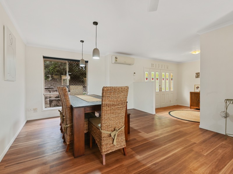 7 Drapers Road, Eatons Hill QLD 4037