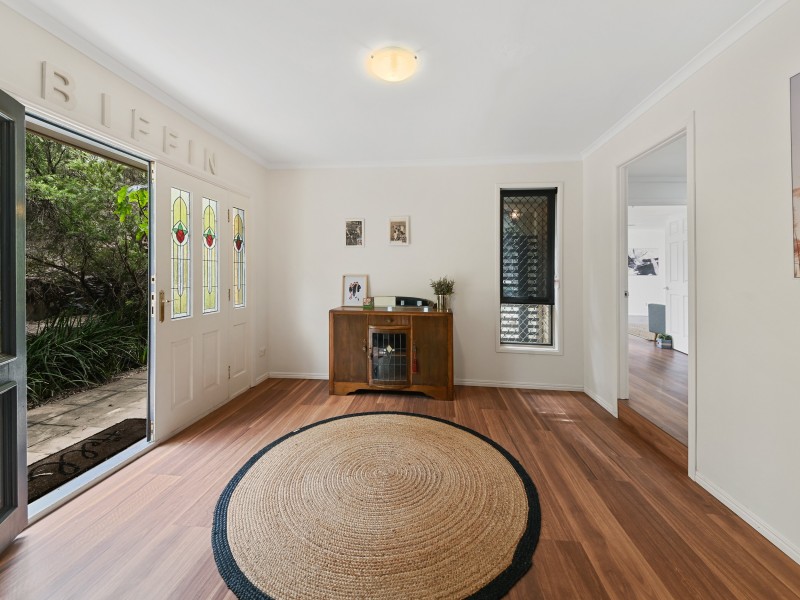 7 Drapers Road, Eatons Hill QLD 4037