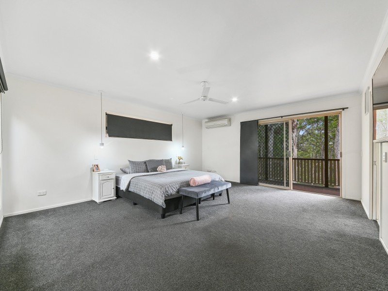 7 Drapers Road, Eatons Hill QLD 4037