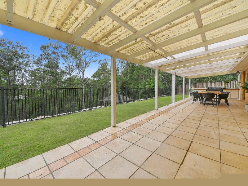 7 Drapers Road, Eatons Hill QLD 4037