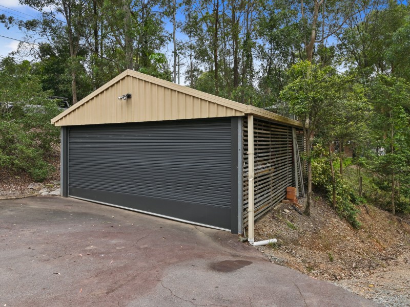 7 Drapers Road, Eatons Hill QLD 4037