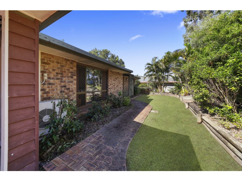 9 Edwards Drive, Albany Creek QLD 4035