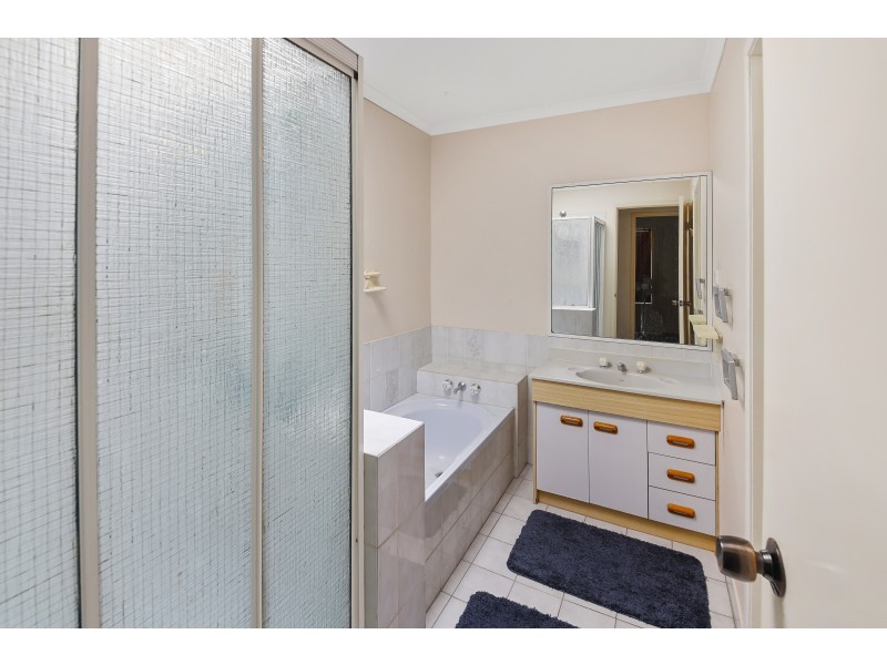 9 Edwards Drive, Albany Creek QLD 4035