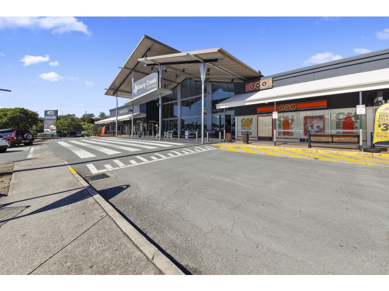 9 Edwards Drive, Albany Creek QLD 4035