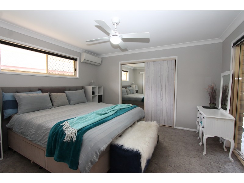 12 Kurrajong Drive, Warner QLD 4500