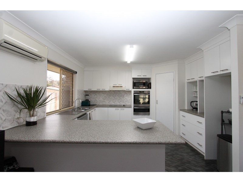 12 Kurrajong Drive, Warner QLD 4500