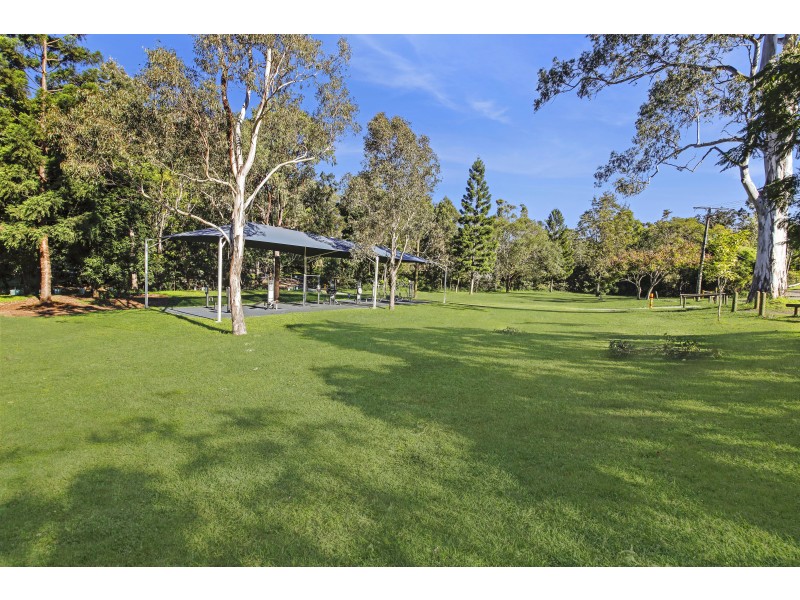 37 Currong Street, Kenmore QLD 4069