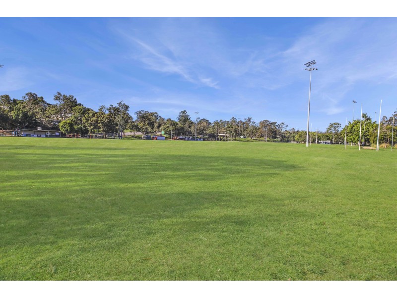 37 Currong Street, Kenmore QLD 4069