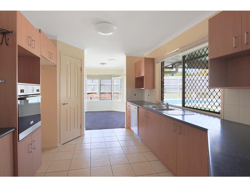 24 Montclare Court, Cashmere QLD 4500
