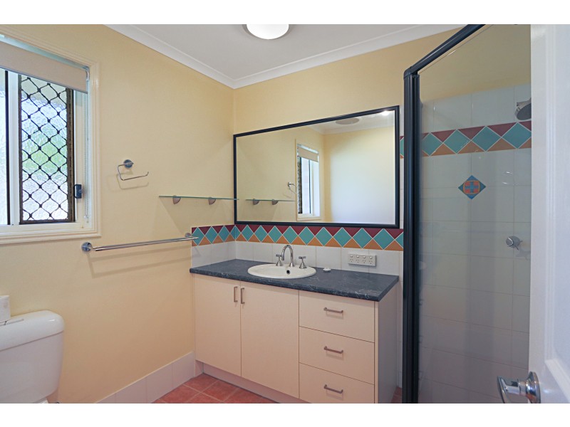 24 Montclare Court, Cashmere QLD 4500