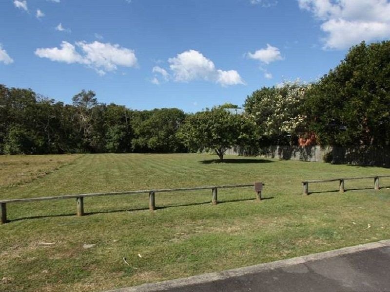 21 Muli Muli Avenue, Ocean Shores NSW 2483