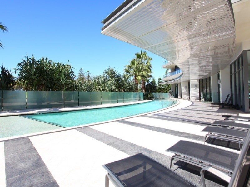1/173 Old Burleigh Road, Broadbeach QLD 4218