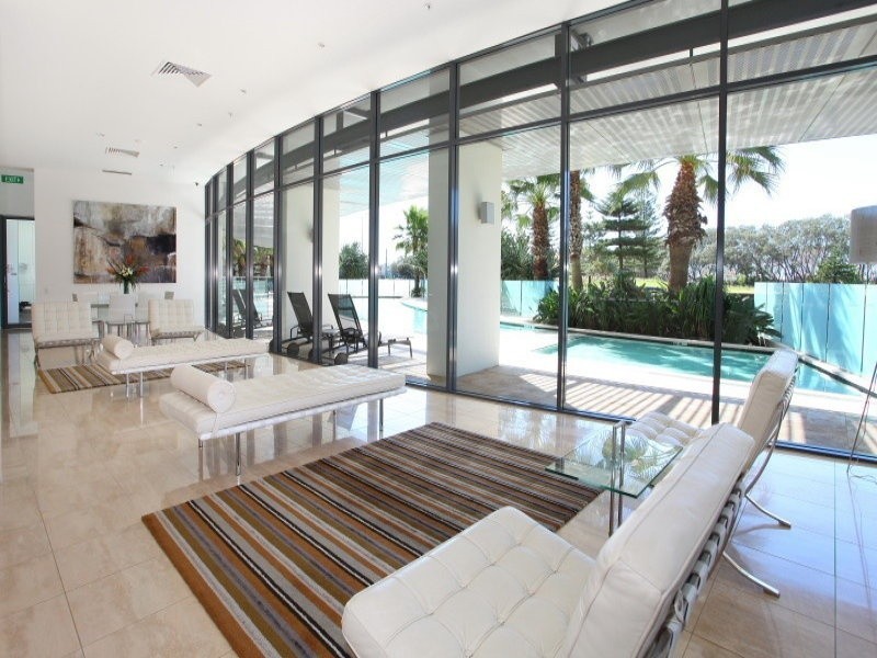 1/173 Old Burleigh Road, Broadbeach QLD 4218